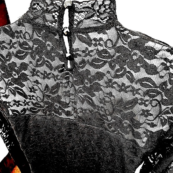 Feminine PATTY BOUTIK black lace top BRAND NEW size medium - Picture 2 of 6